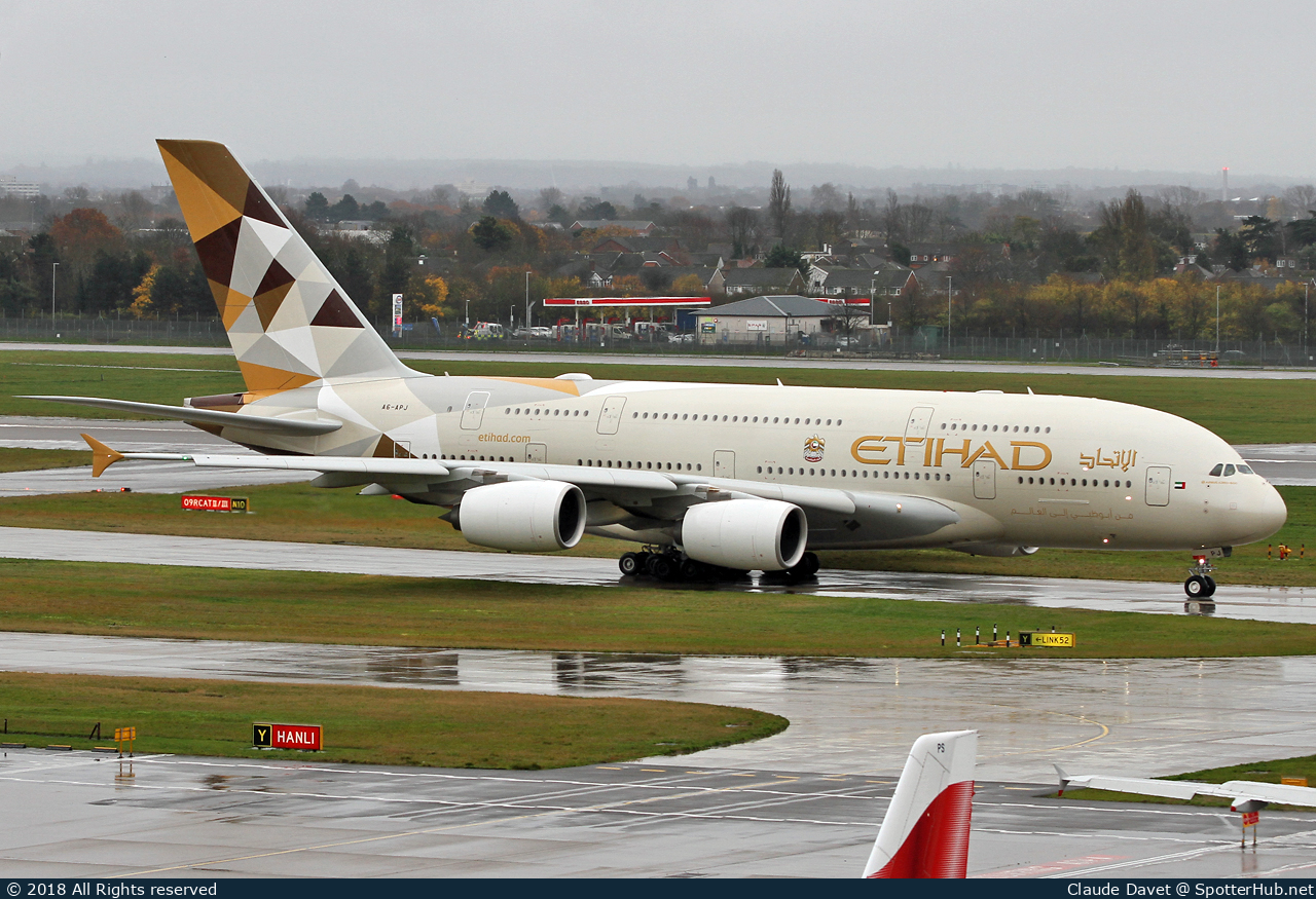 Photo of A6-APJ - Airbus A380-861 operated by Etihad Airways
