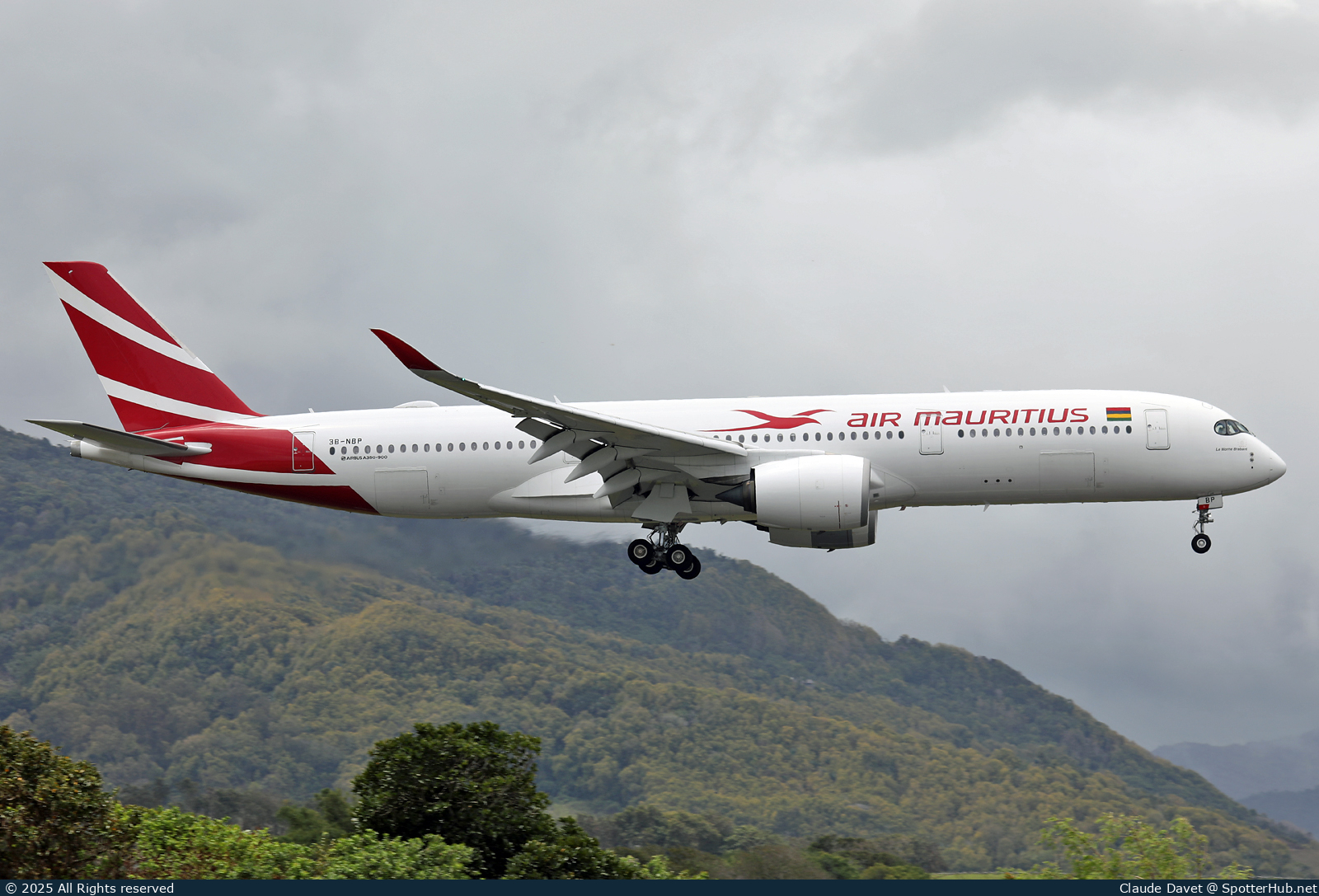 Photo of 3B-NBP - Airbus A350-941 operated by Air Mauritius