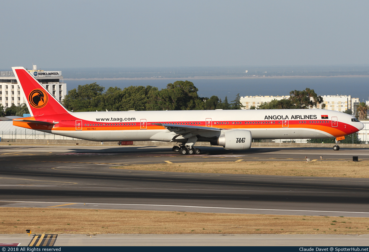 Photo of D2-TEJ - Boeing 777-3M2(ER) operated by TAAG Angola Airlines