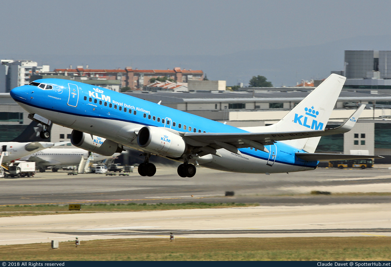 Photo of PH-BGD - Boeing 737-7K2 operated by KLM Royal Dutch Airlines