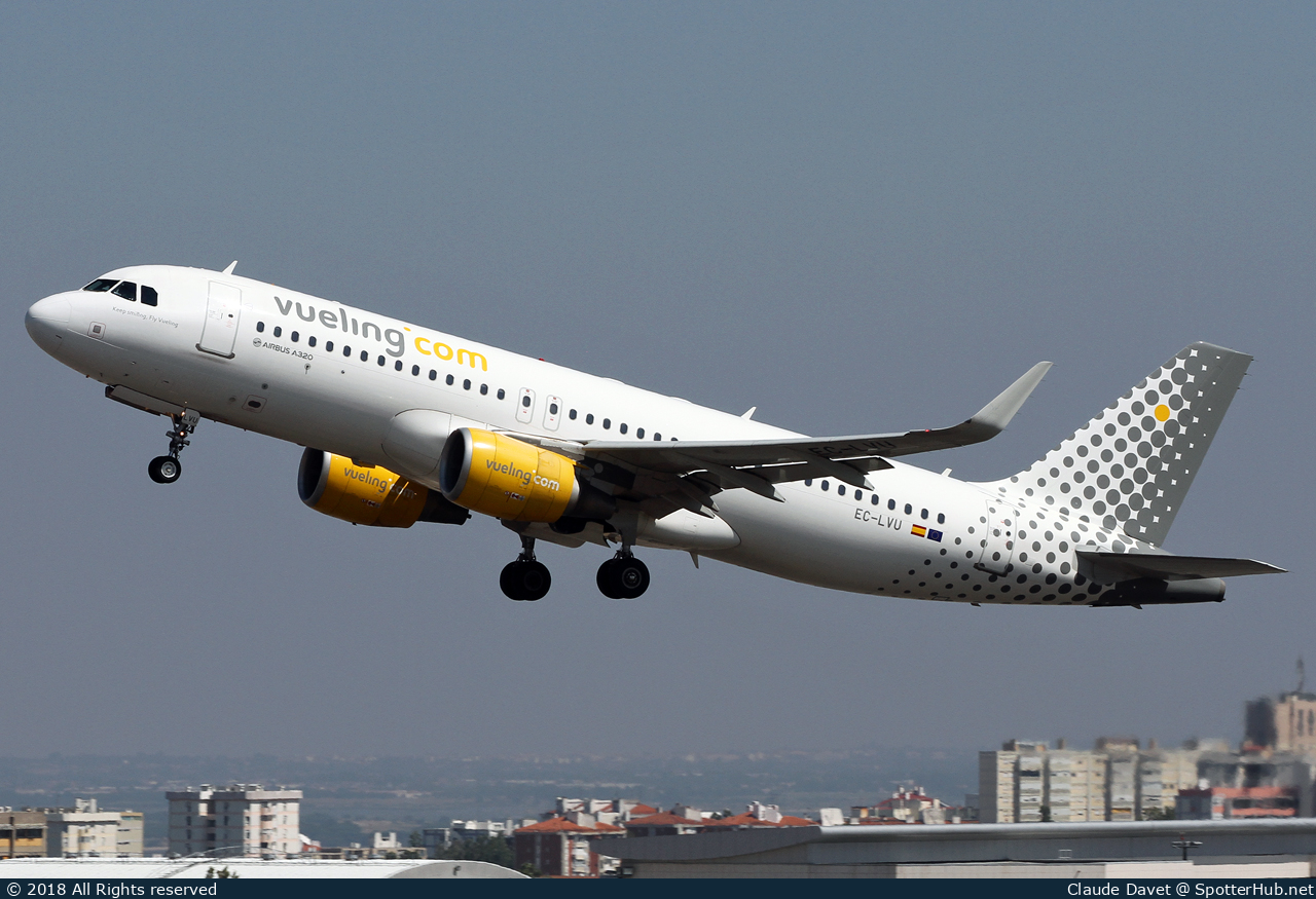 Photo of EC-LVU - Airbus A320-214 operated by Vueling