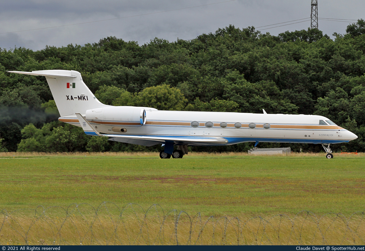 Photo of XA-MKI - Gulfstream GV operated by Servicios Aeronáuticos Z