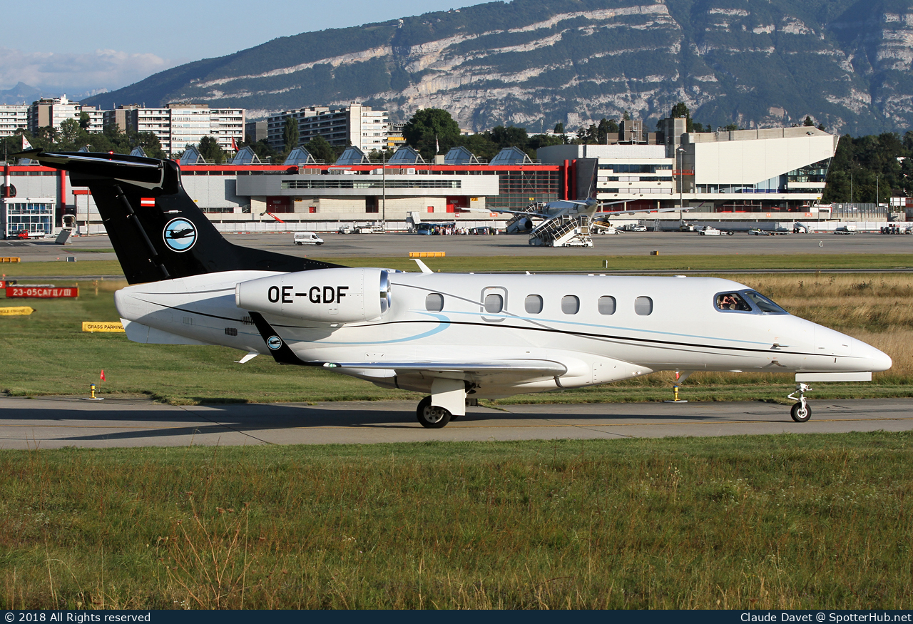 Photo of OE-GDF - Embraer Phenom 300 operated by Speedwings Executive Jet