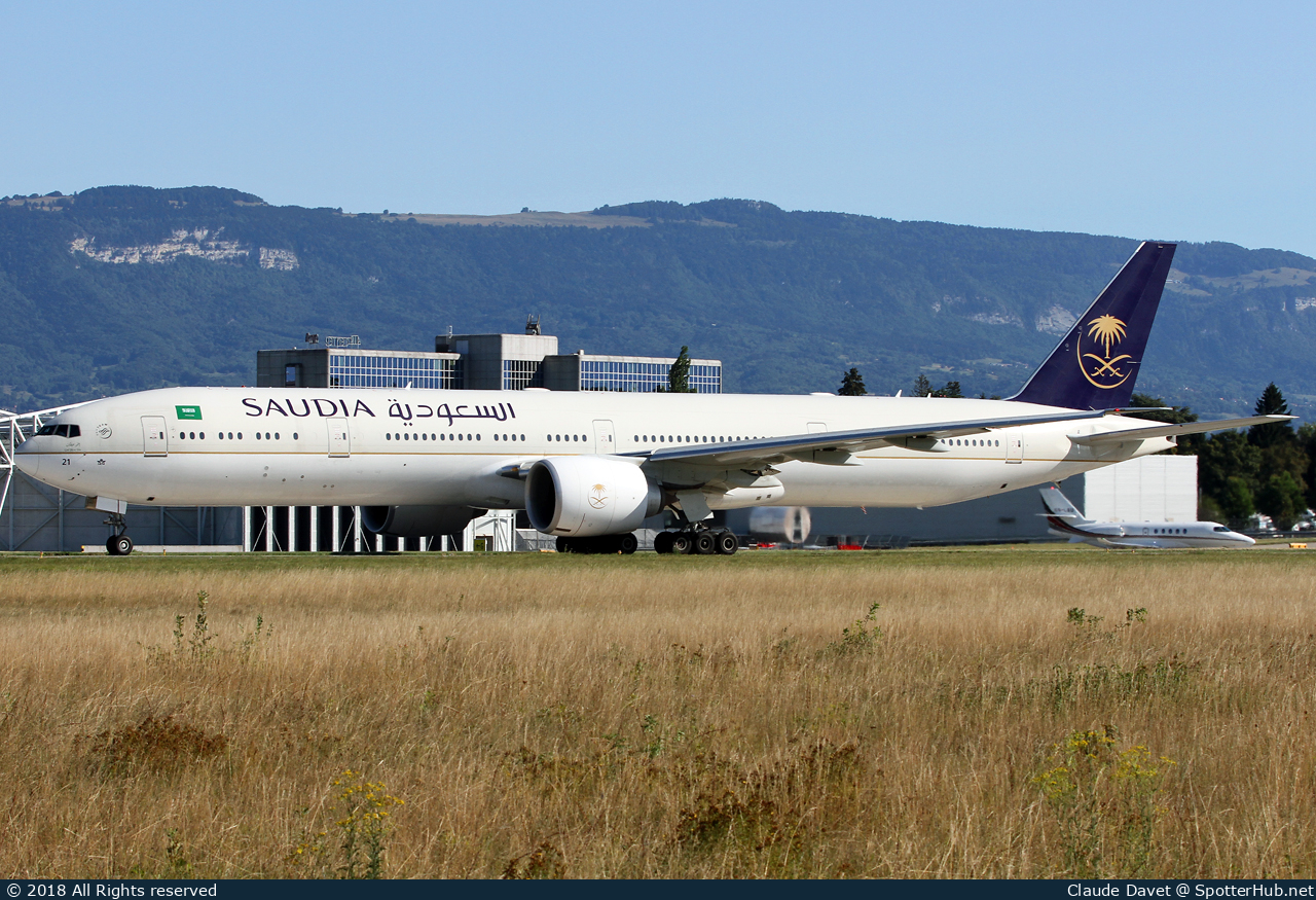 Photo of HZ-AK21 - Boeing 777-368(ER) operated by Saudia
