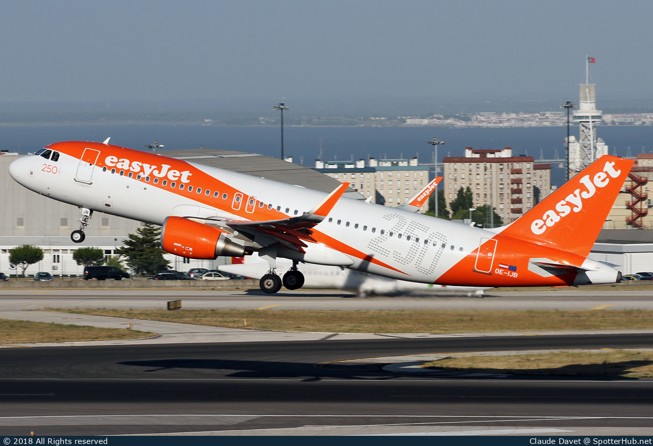 Photo of OE-IJB - Airbus A320-214 operated by easyJet Europe