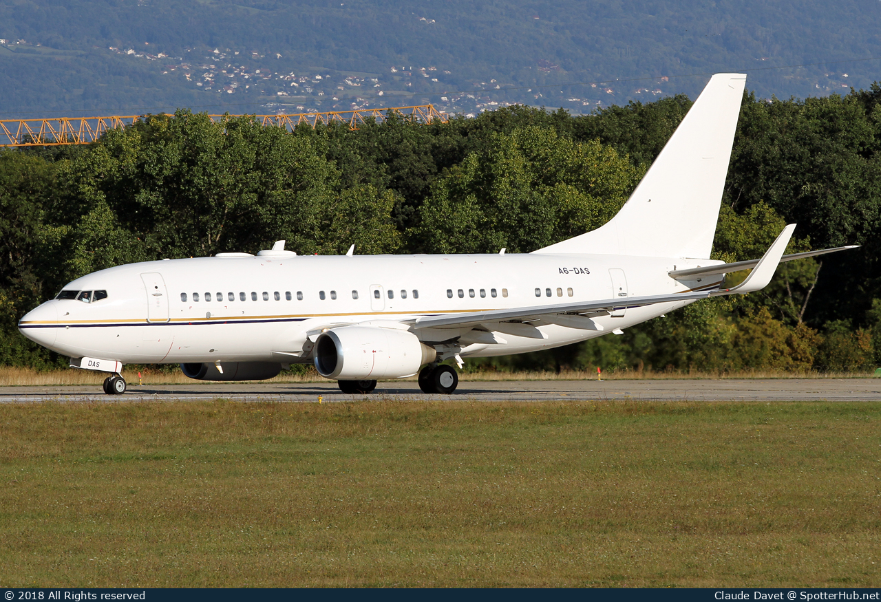Photo of A6-DAS - Boeing 737-7Z5(BBJ) operated by Royal Jet