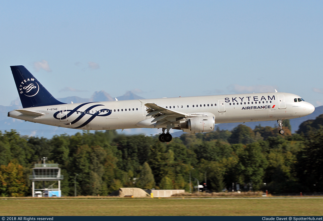 Photo of F-GTAE - Airbus A321-212 operated by Air France
