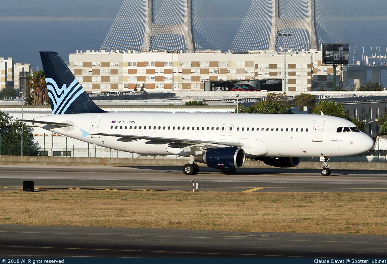 Photo of F-HBIS - Airbus A320-214 operated by TAP Air Portugal (opb Aigle Azur)