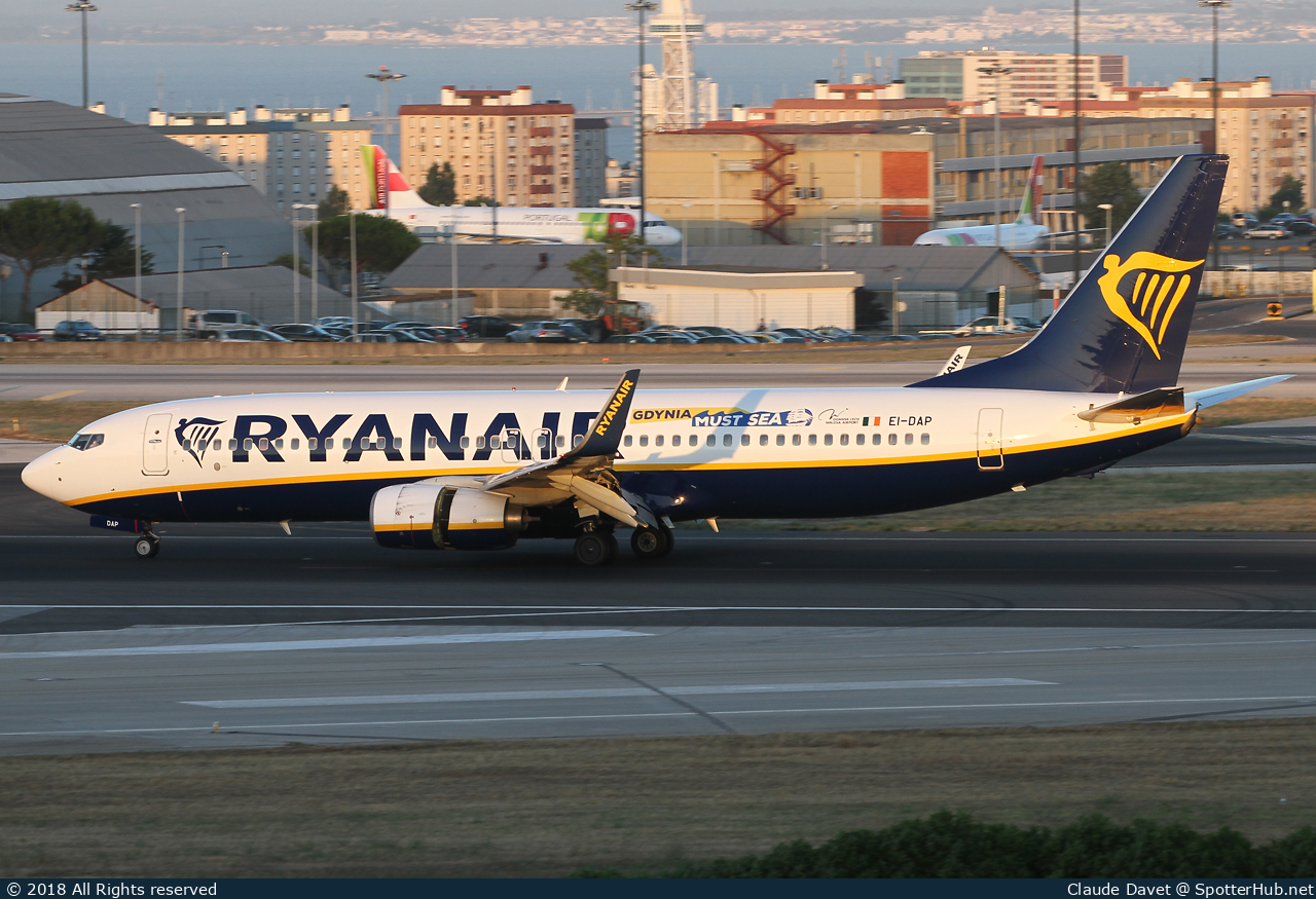 Photo of EI-DAP - Boeing 737-8AS operated by Ryanair
