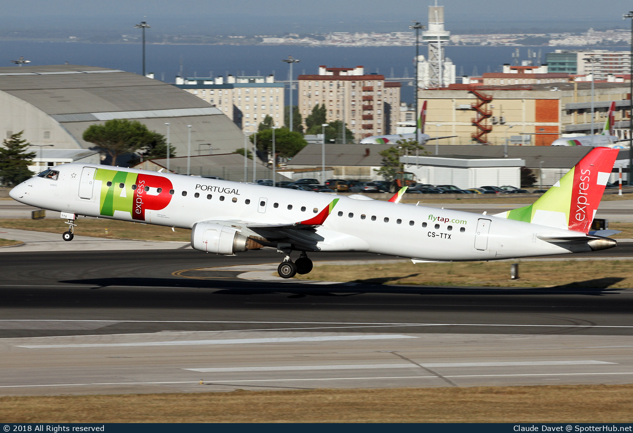 Photo of CS-TTX - Embraer ERJ-195AR operated by TAP Express (opb Portugália Airlines)