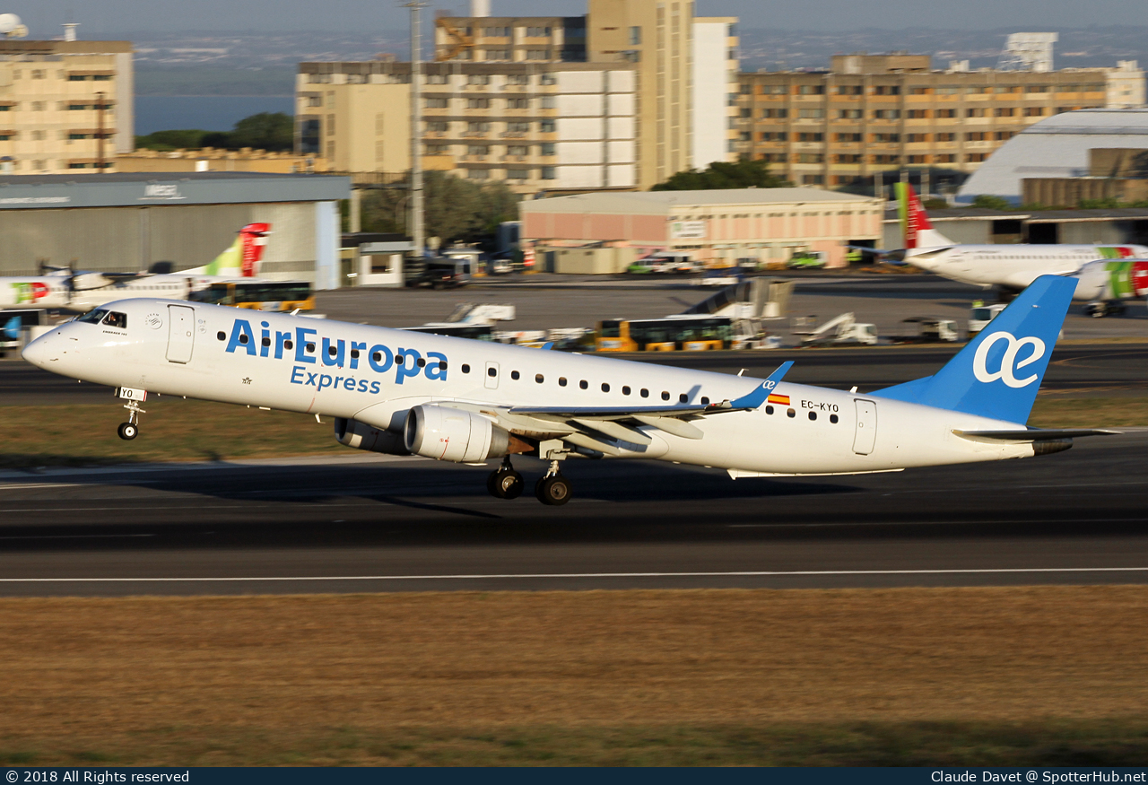 Photo of EC-KYO - Embraer ERJ-195LR operated by Air Europa Express (opb Aeronova)