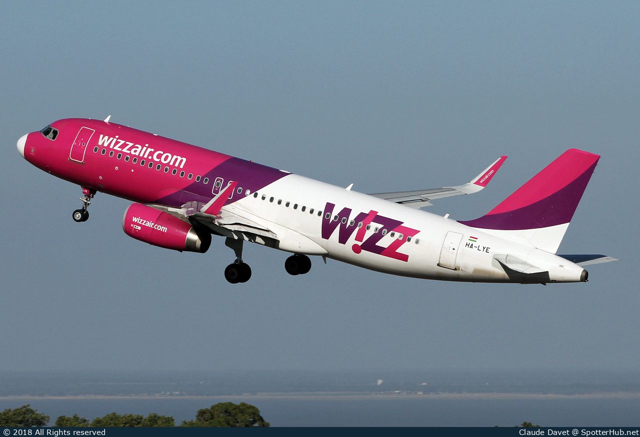Photo of HA-LYE - Airbus A320-232 operated by Wizz Air