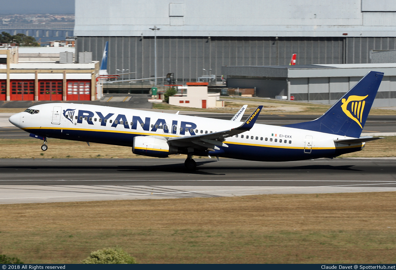 Photo of EI-EKK - Boeing 737-8AS operated by Ryanair