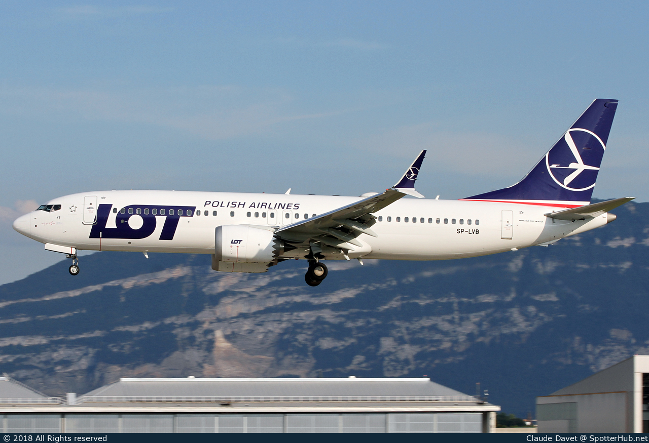 Photo of SP-LVB - Boeing 737 MAX 8 operated by LOT Polish Airlines