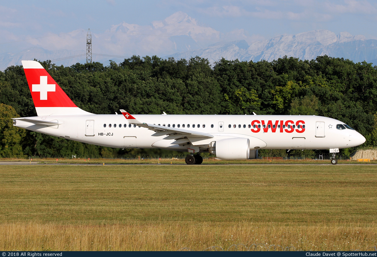 Photo of HB-JCJ - Airbus A220-300 operated by Swiss International Air Lines