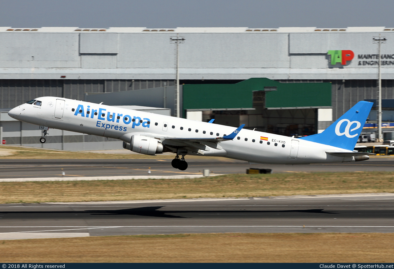 Photo of EC-KXD - Embraer ERJ-195LR operated by Air Europa Express (opb Aeronova)