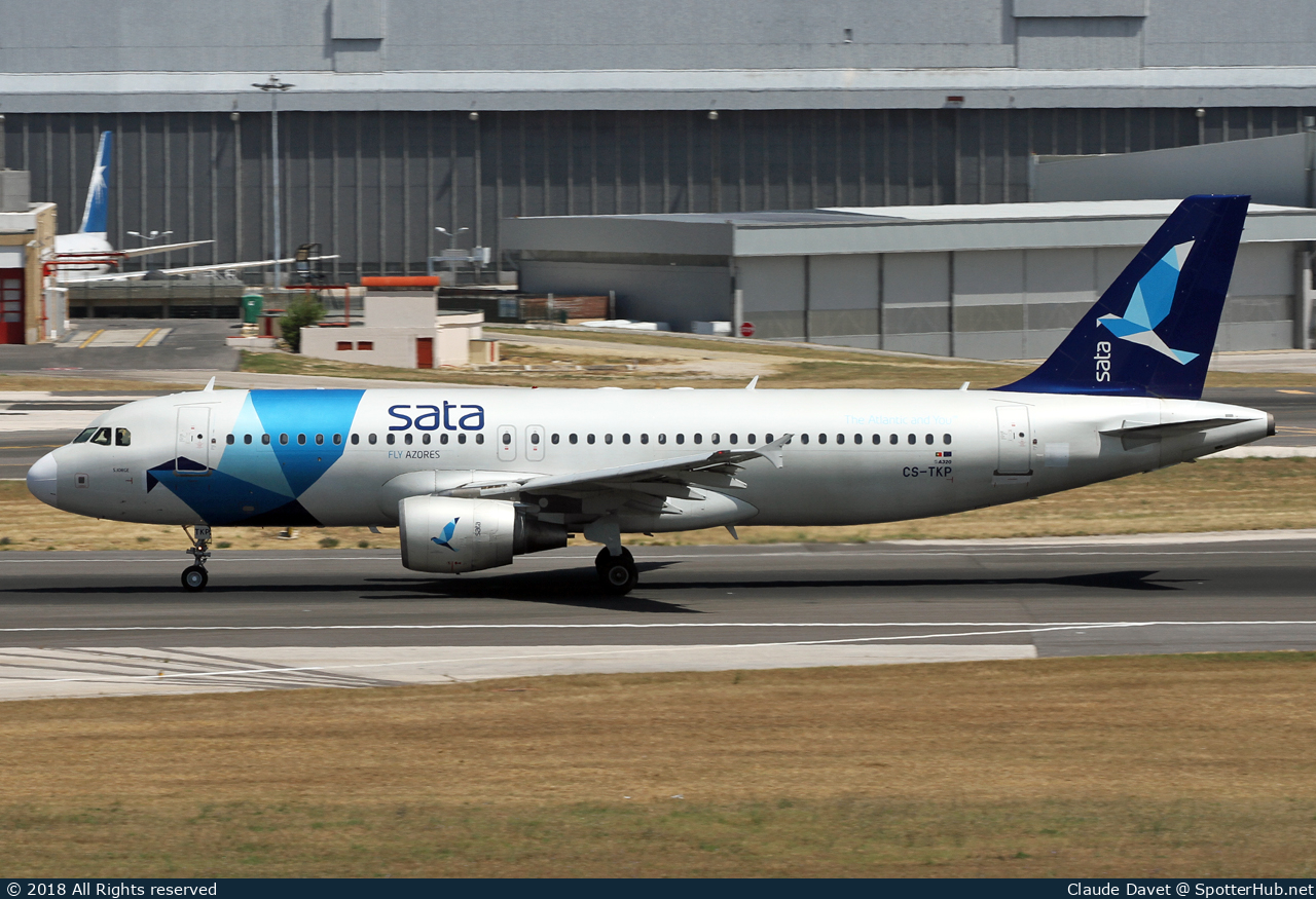 Photo of CS-TKP - Airbus A320-214 operated by SATA International