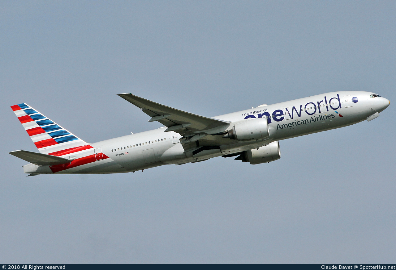 Photo of N791AN - Boeing 777-223(ER) operated by American Airlines