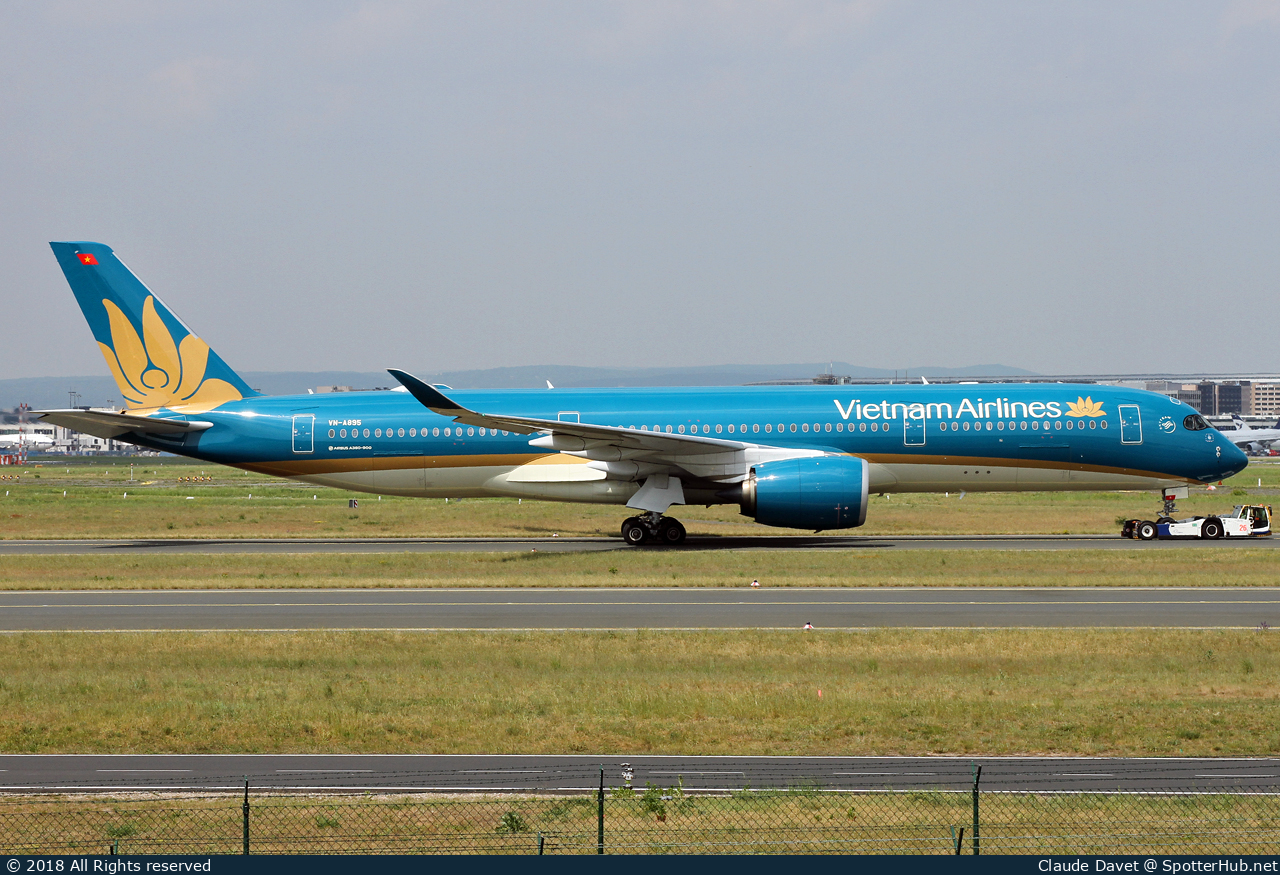 Photo of VN-A895 - Airbus A350-941 operated by Vietnam Airlines