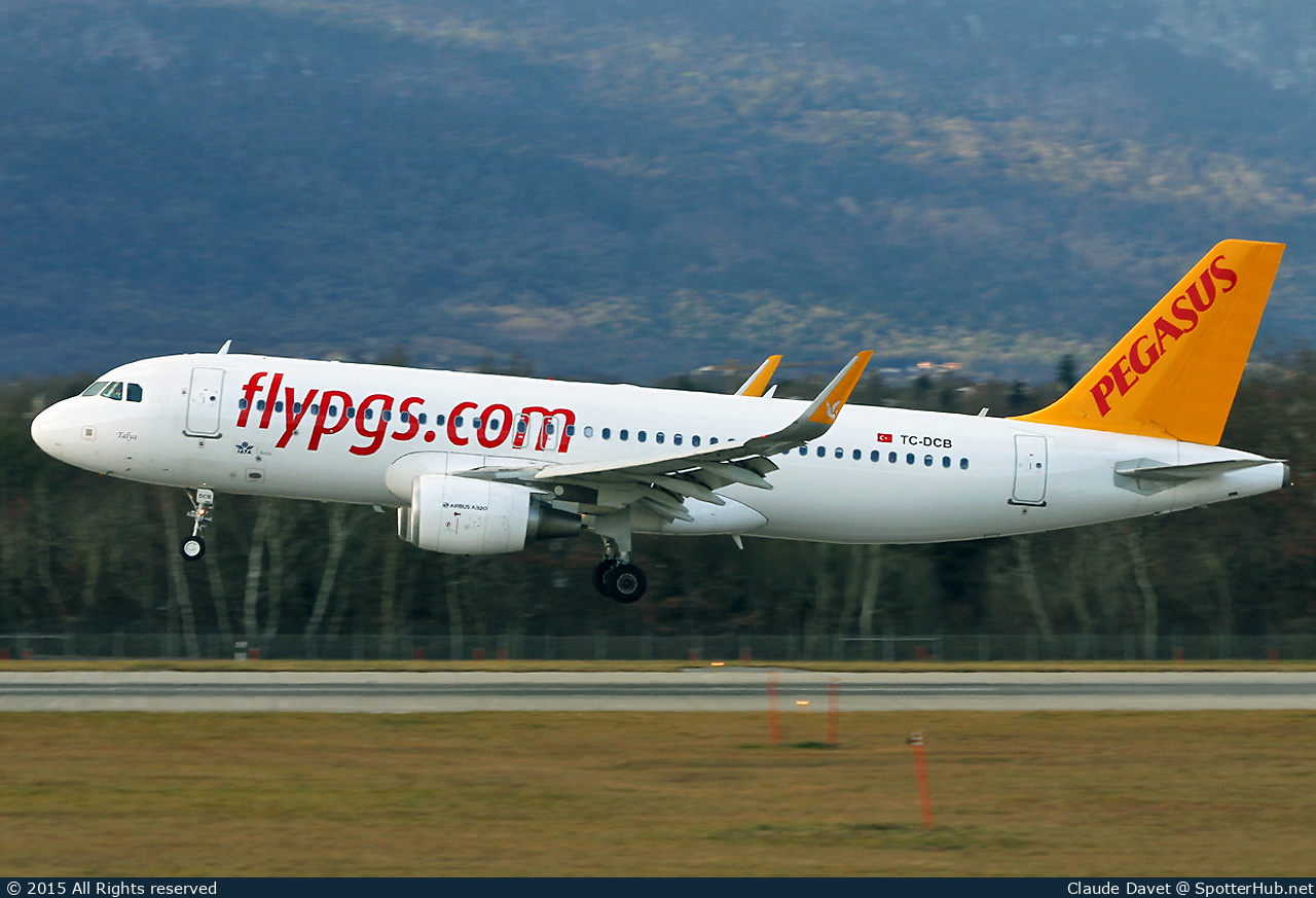 Photo of TC-DCB - Airbus A320-214 operated by Pegasus Airlines