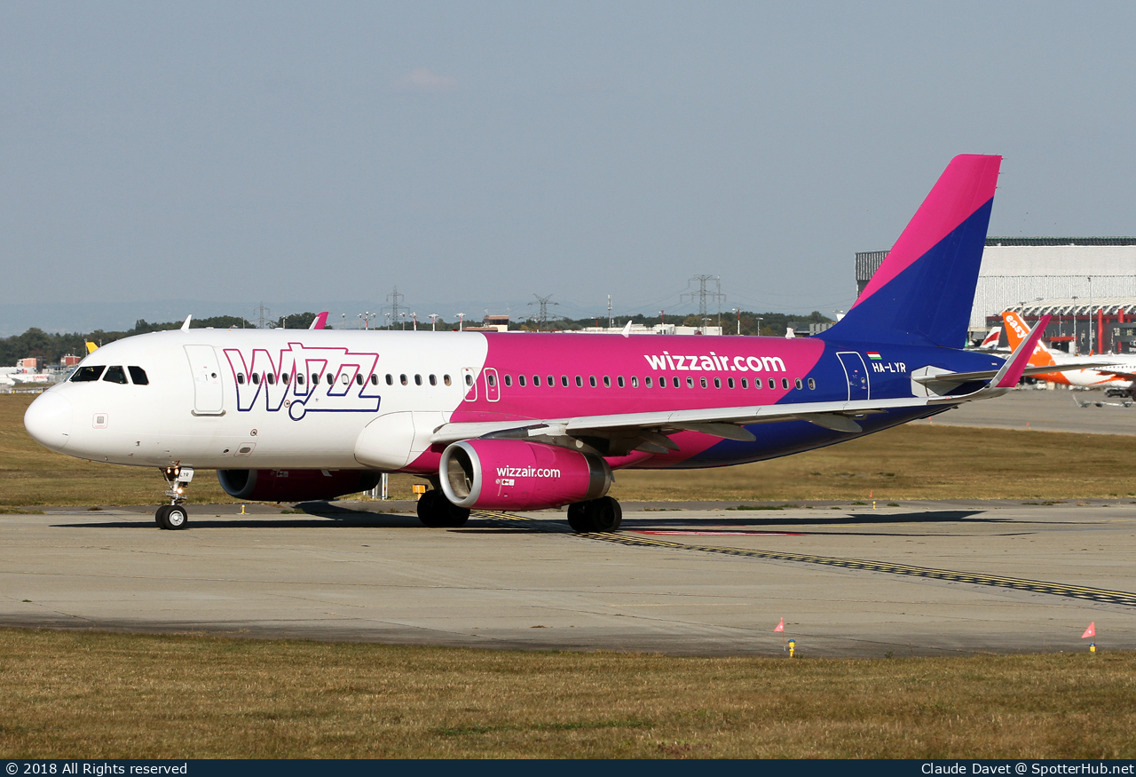Photo of HA-LYR - Airbus A320-232 operated by Wizz Air
