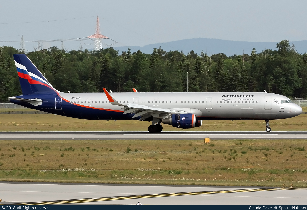 Photo of VP-BAX - Airbus A321-211 operated by Aeroflot
