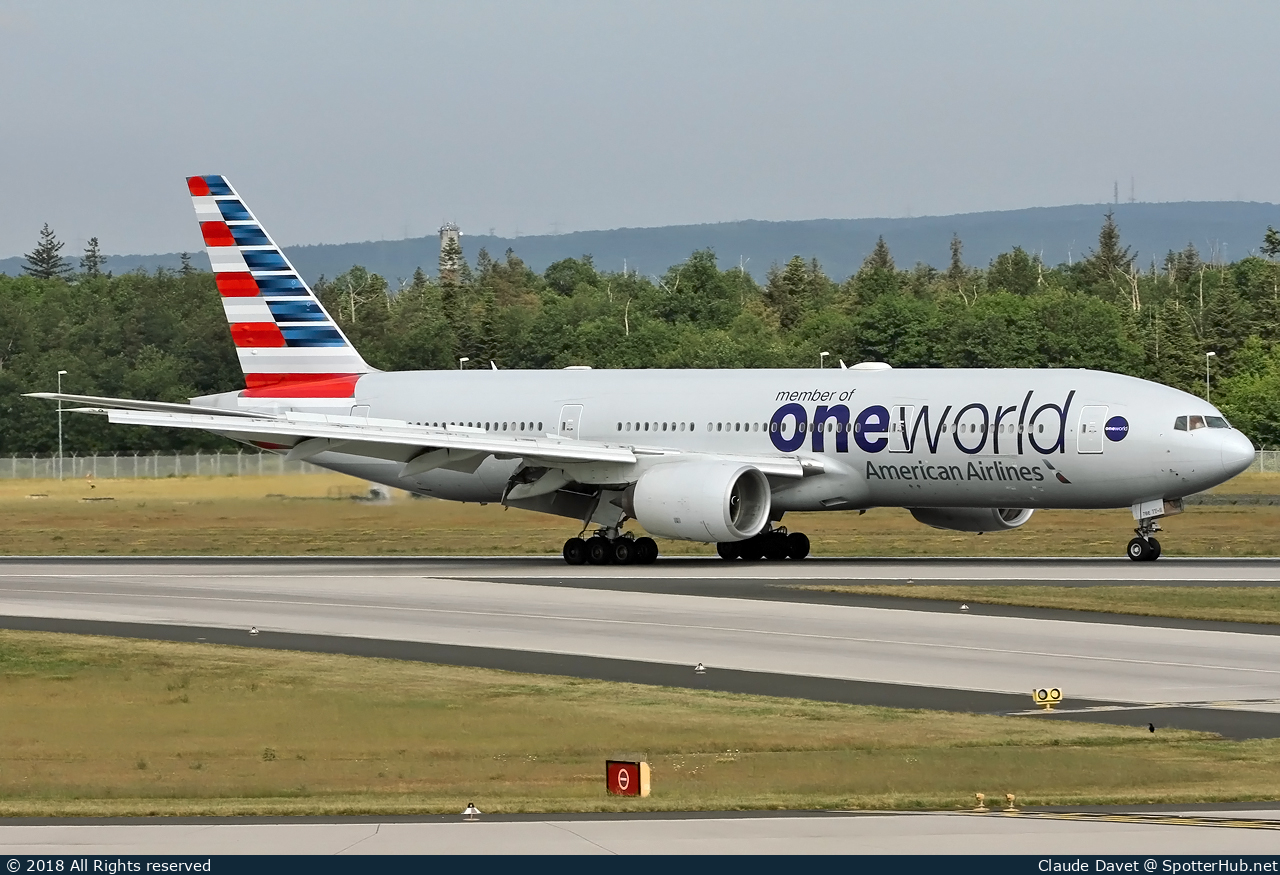 Photo of N796AN - Boeing 777-223(ER) operated by American Airlines