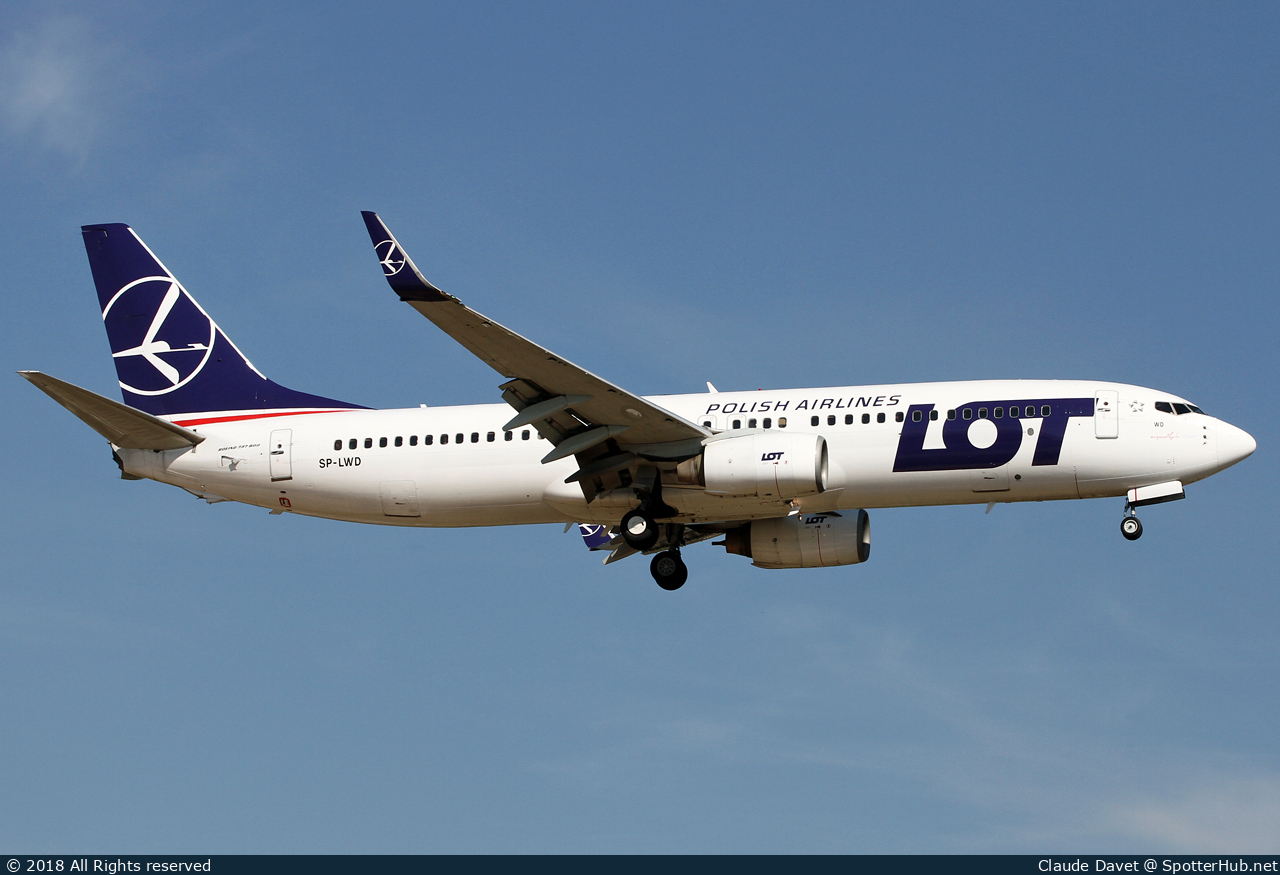Photo of SP-LWD - Boeing 737-89P operated by LOT Polish Airlines