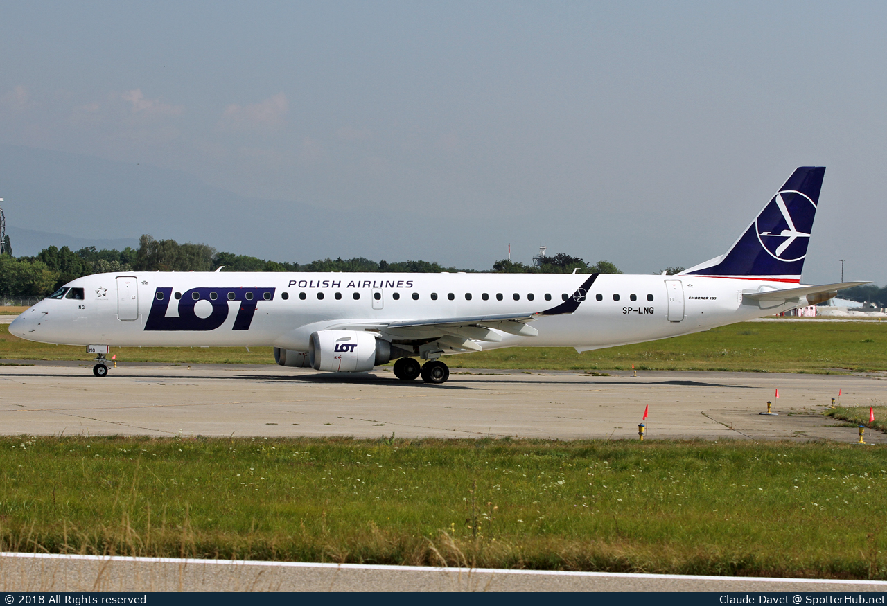 Photo of SP-LNG - Embraer ERJ-195AR operated by LOT Polish Airlines