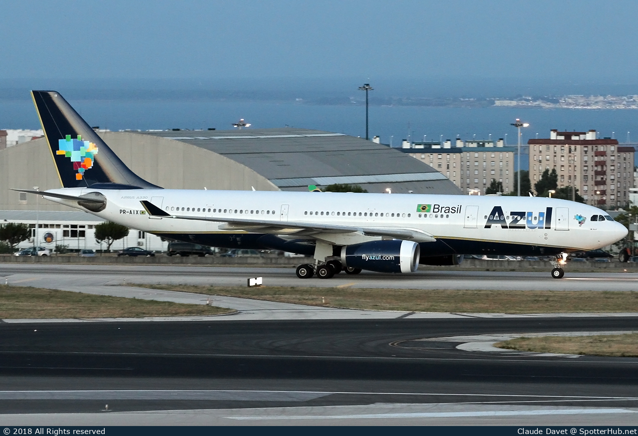 Photo of PR-AIX - Airbus A330-243 operated by Azul