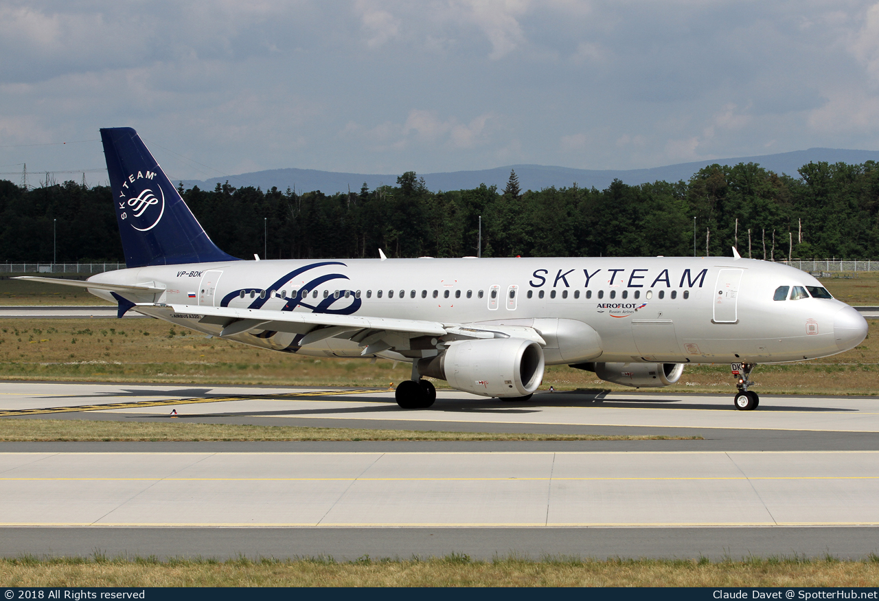 Photo of VP-BDK - Airbus A320-214 operated by Aeroflot