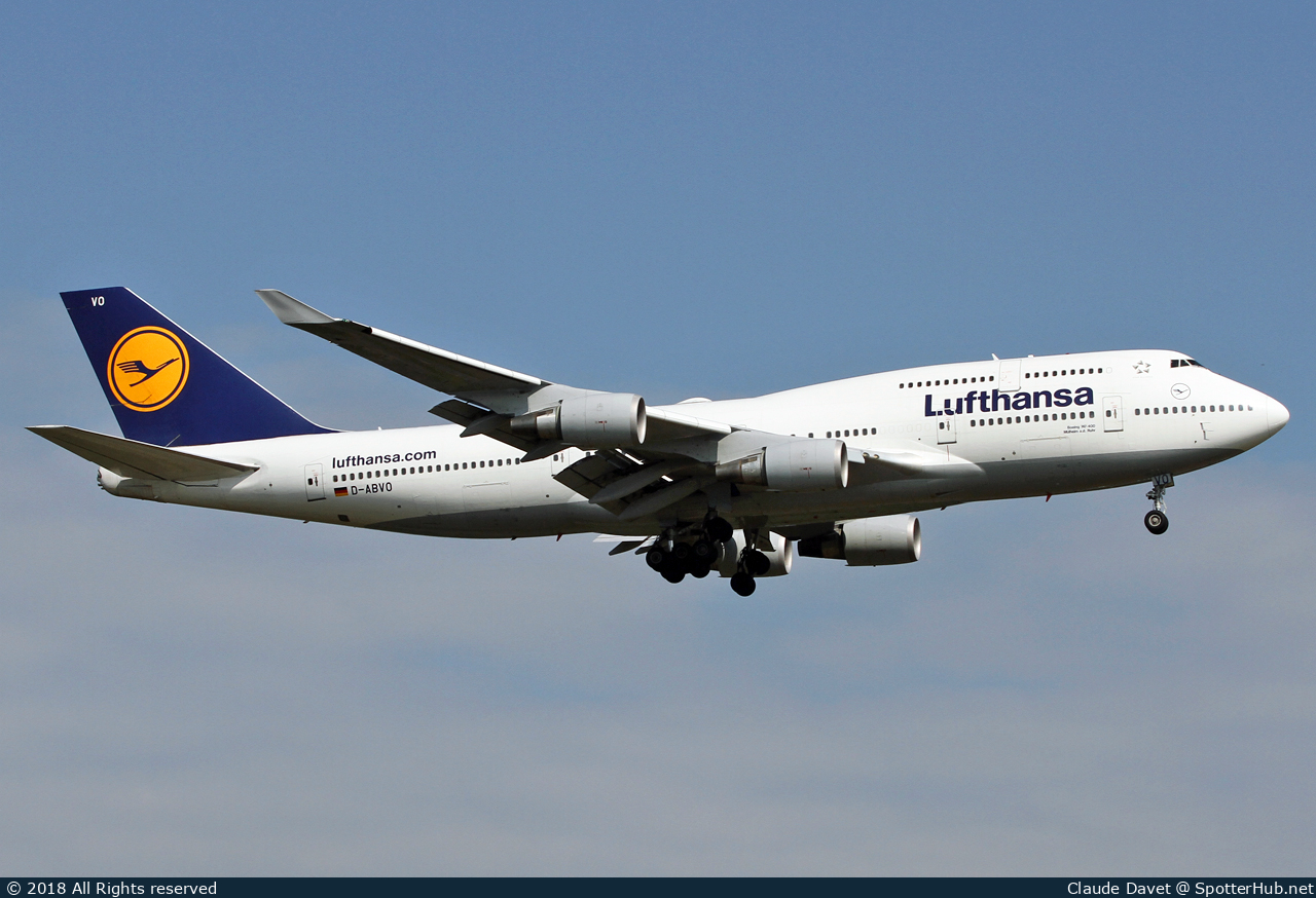 Photo of D-ABVO - Boeing 747-430 operated by Lufthansa