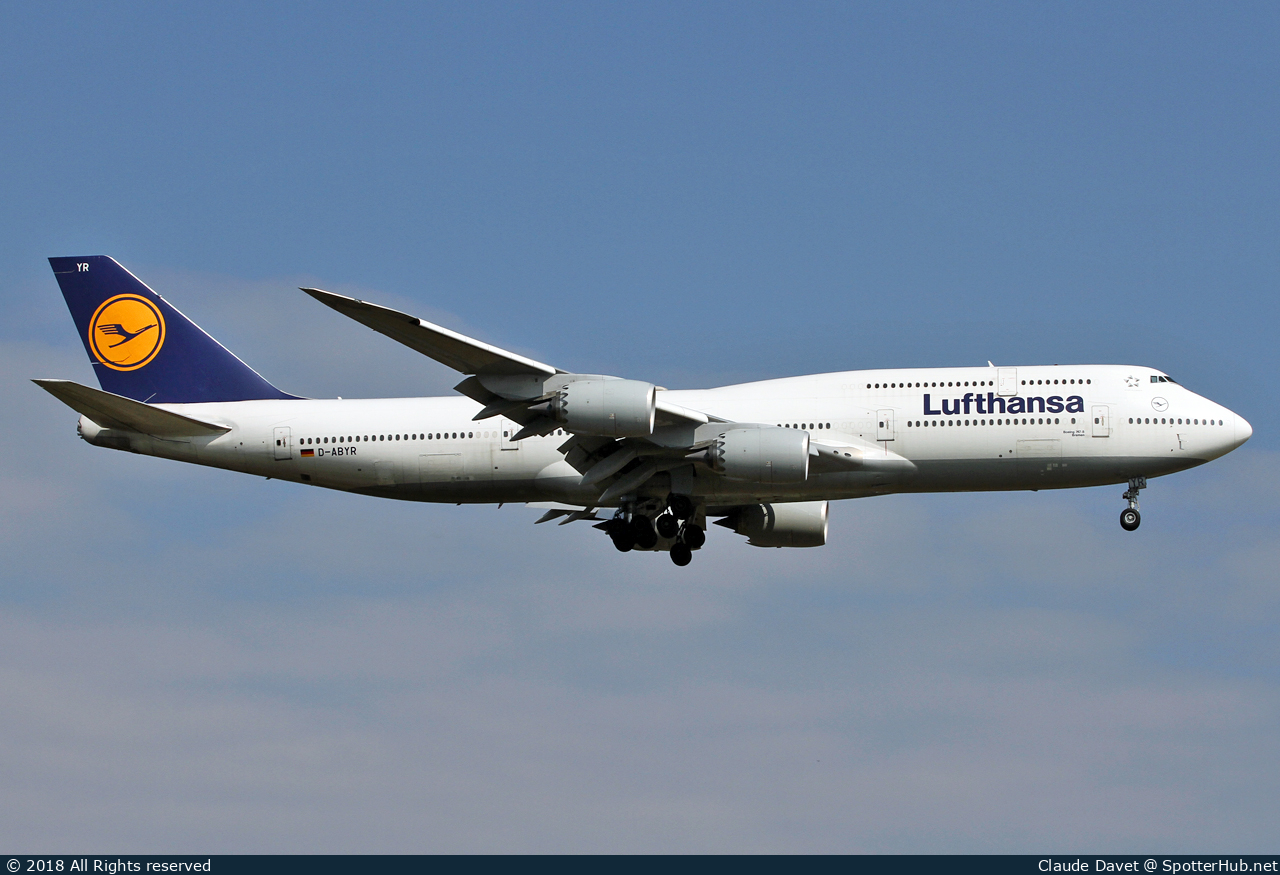Photo of D-ABYR - Boeing 747-830 operated by Lufthansa