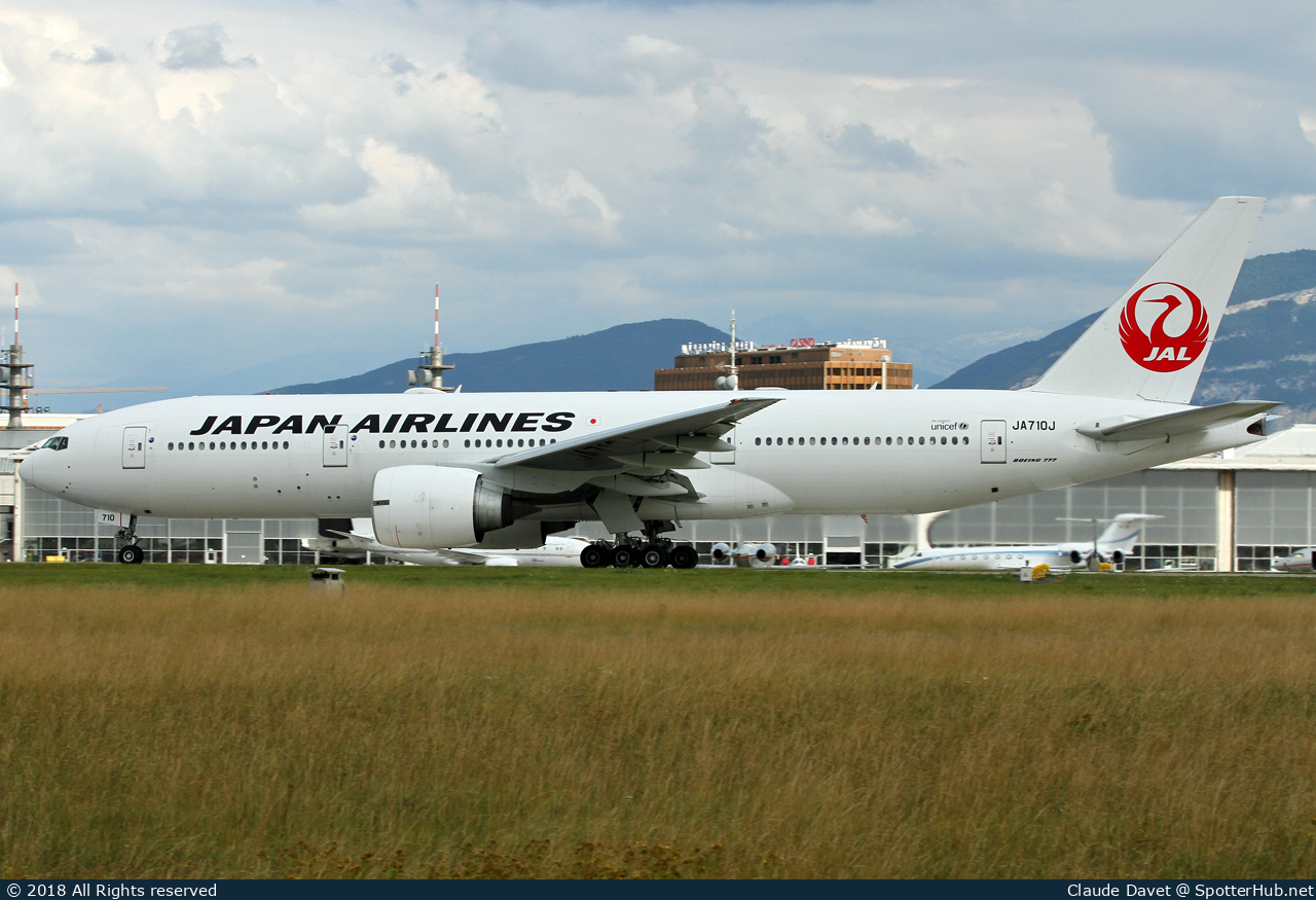 Photo of JA710J - Boeing 777-246(ER) operated by Japan Airlines