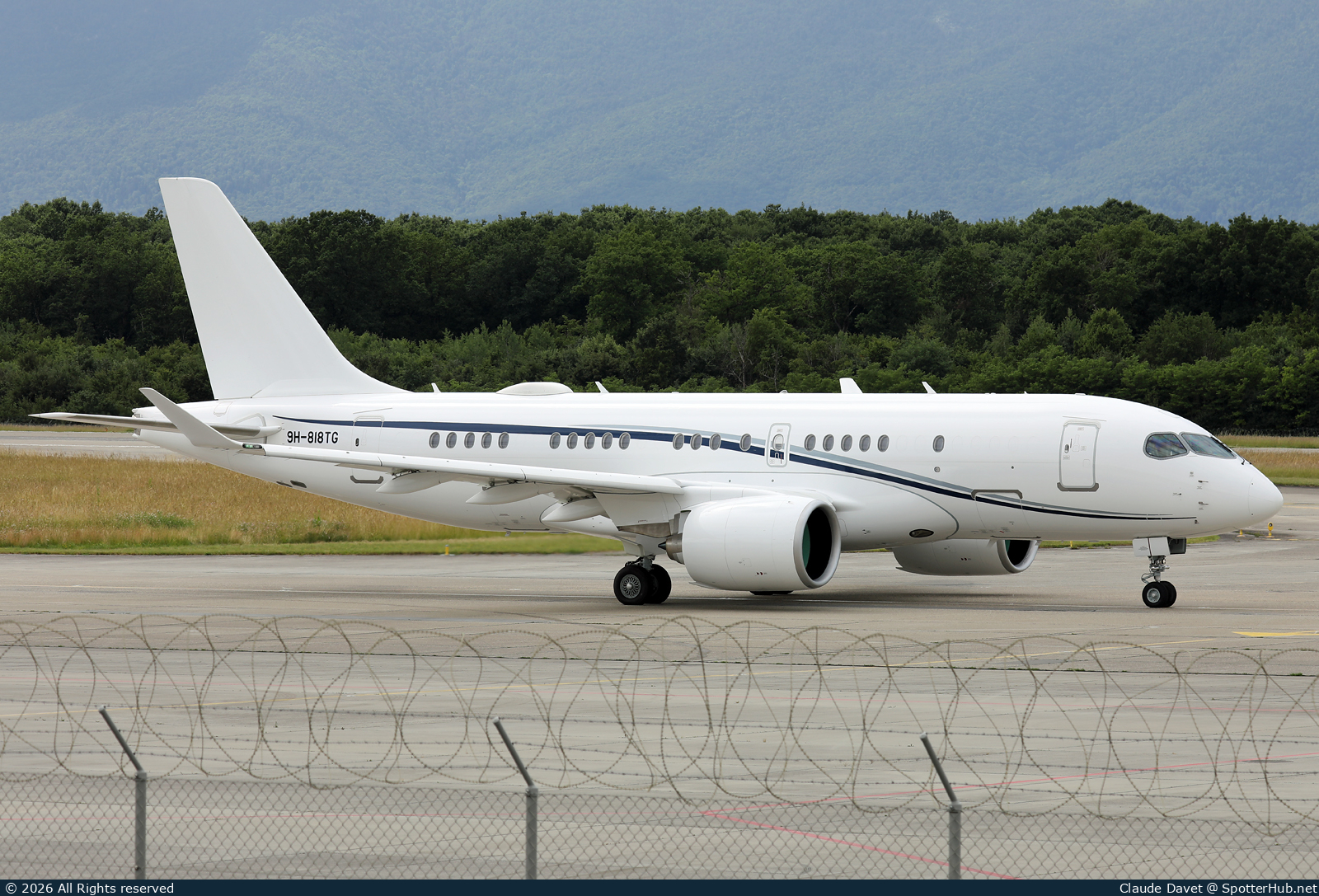 Photo of 9H-818TG - Airbus A220-100(CJ) TwoTwenty operated by Comlux Aviation Malta