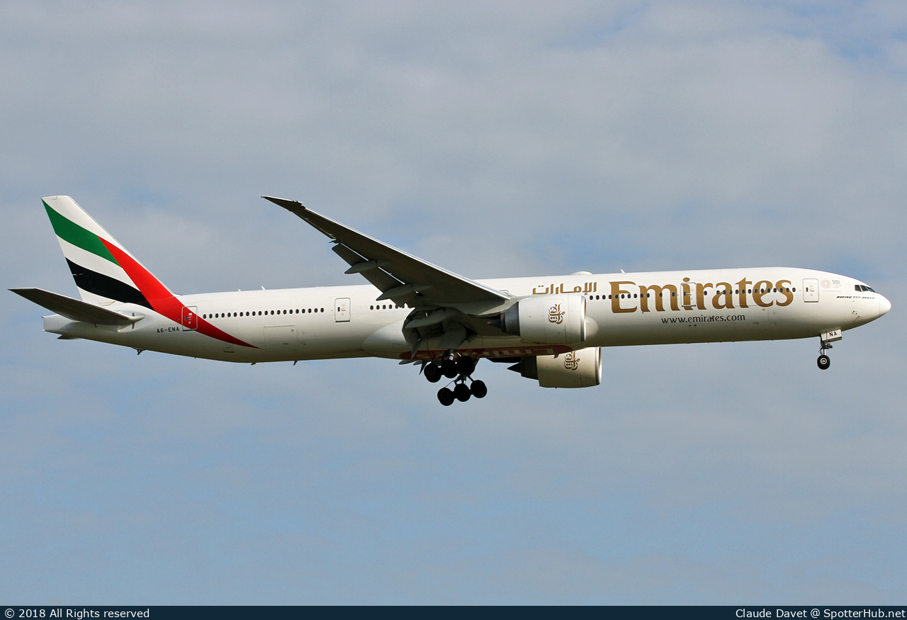 Photo of A6-ENA - Boeing 777-31H(ER) operated by Emirates