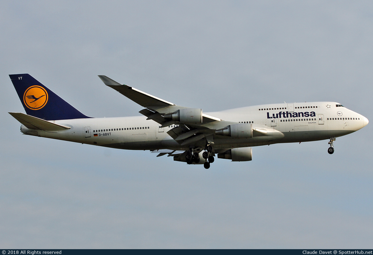 Photo of D-ABVT - Boeing 747-430 operated by Lufthansa