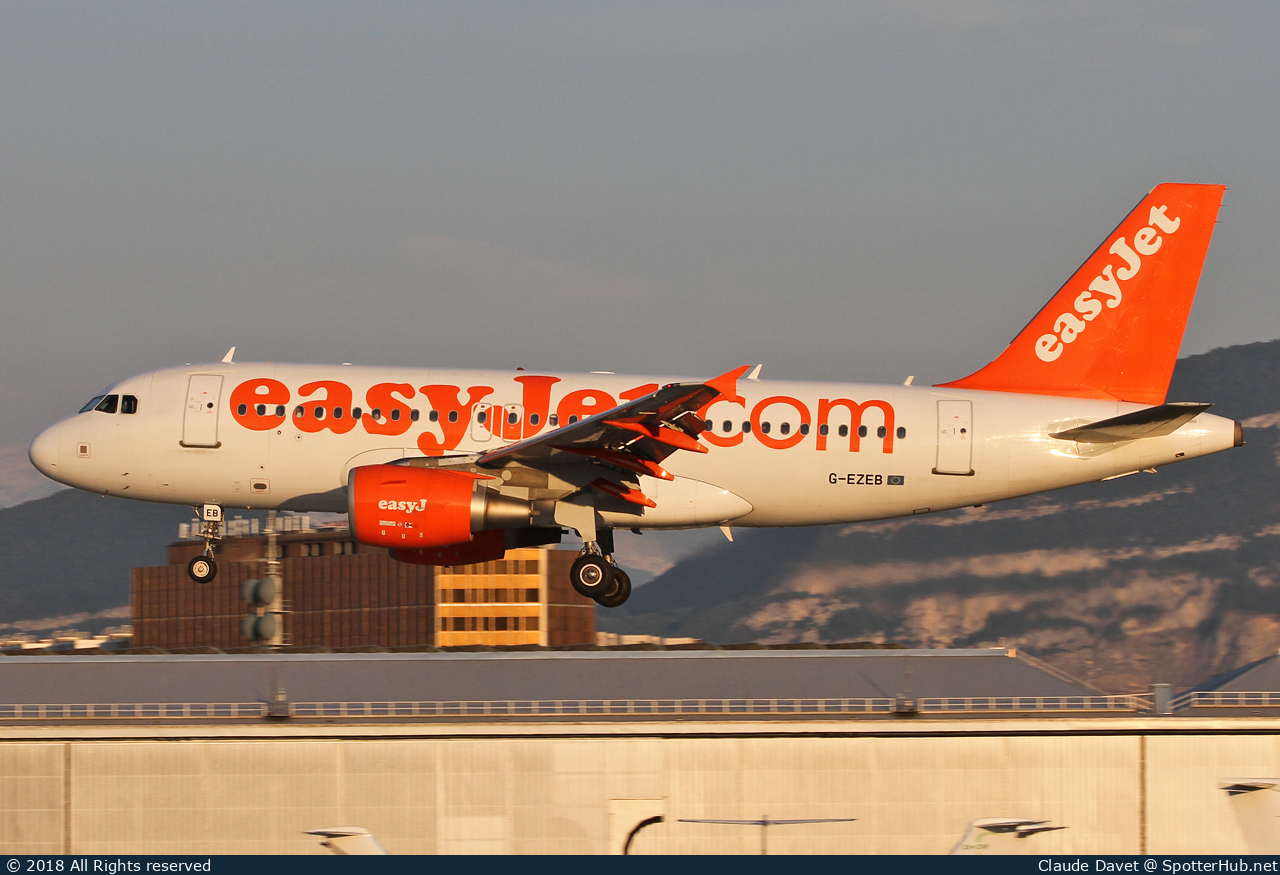 Photo of G-EZEB - Airbus A319-111 operated by easyJet