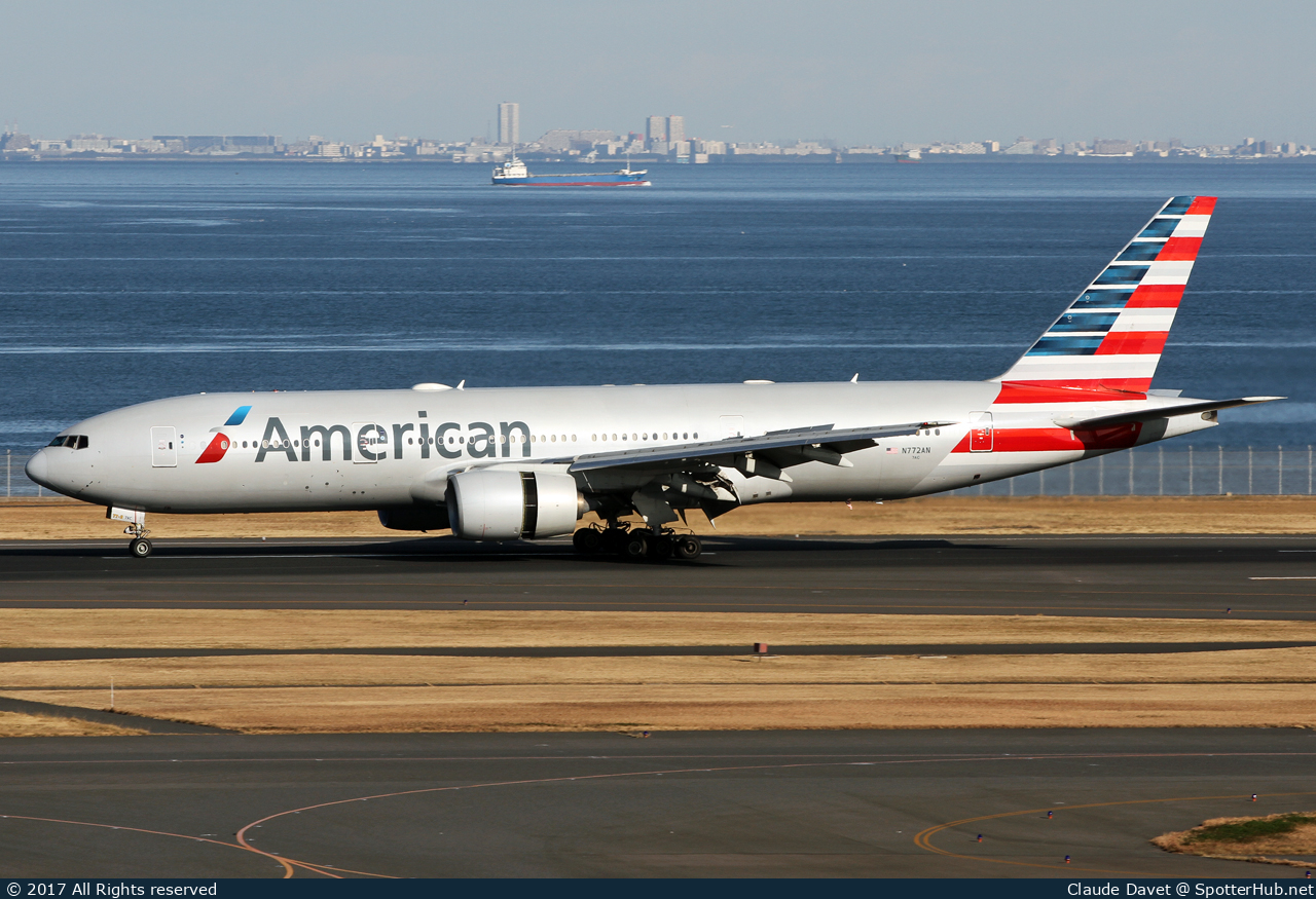 Photo of N772AN - Boeing 777-223(ER) operated by American Airlines