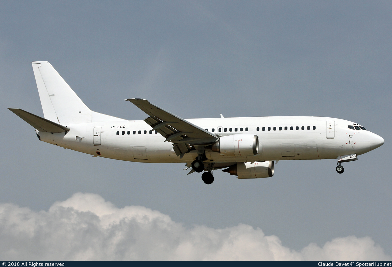 Photo of LY-LGC - Boeing 737-382 operated by GetJet Airlines