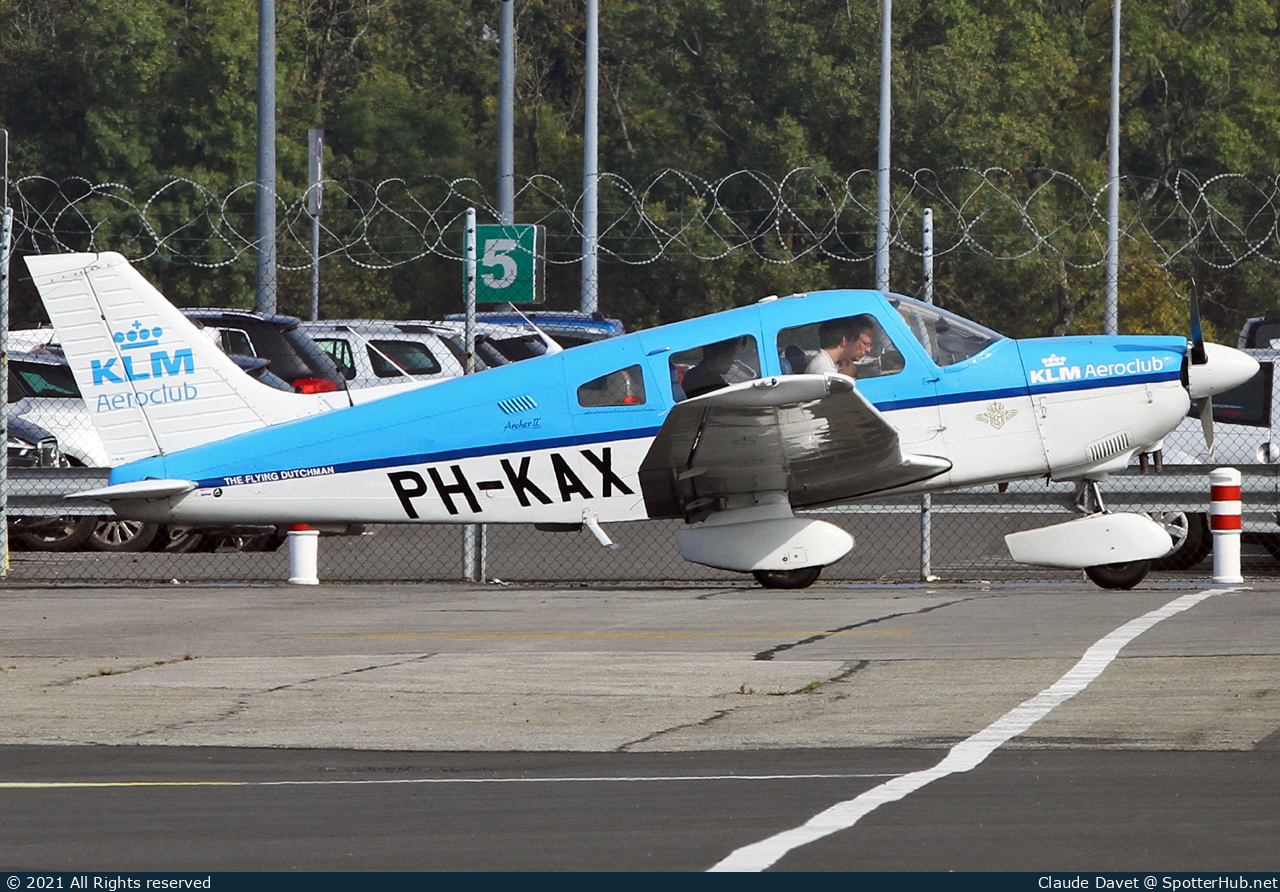 Photo of PH-KAX - Piper PA-28-181 Archer II operated by KLM Aeroclub