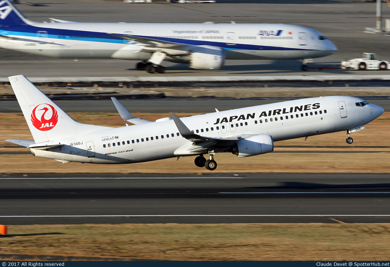 Photo of JA348J - Boeing 737-846 operated by Japan Airlines