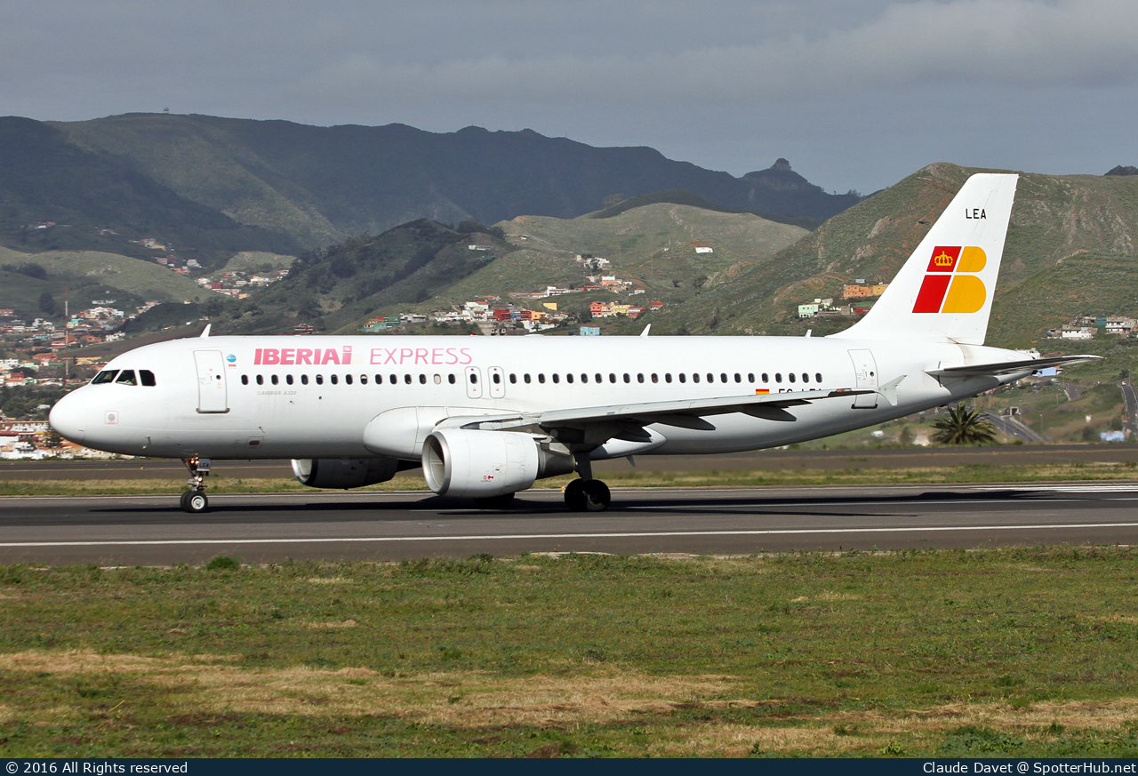 Photo of EC-LEA - Airbus A320-214 operated by Iberia Express
