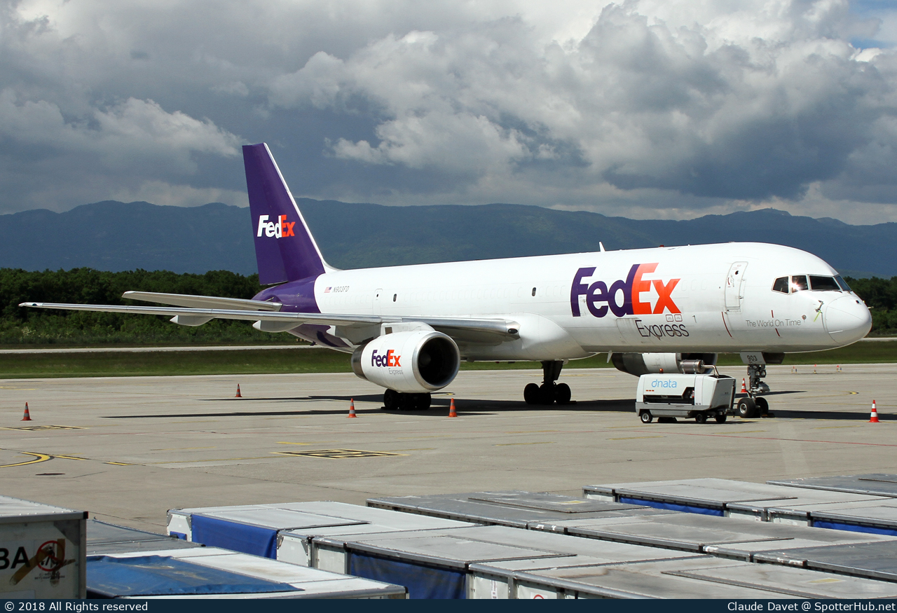 Photo of N903FD - Boeing 757-2B7(SF) operated by FedEx