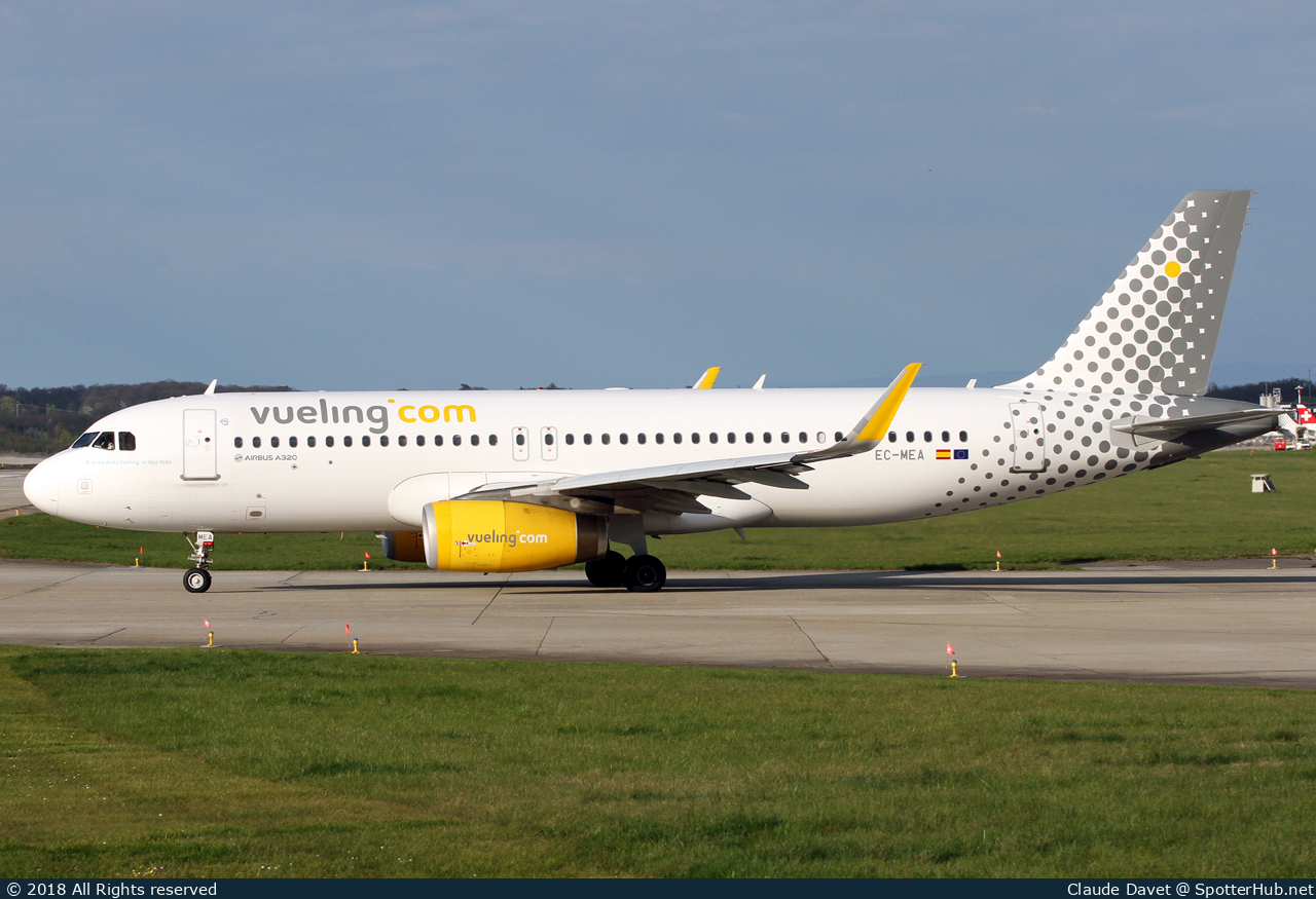 Photo of EC-MEA - Airbus A320-232 operated by Vueling