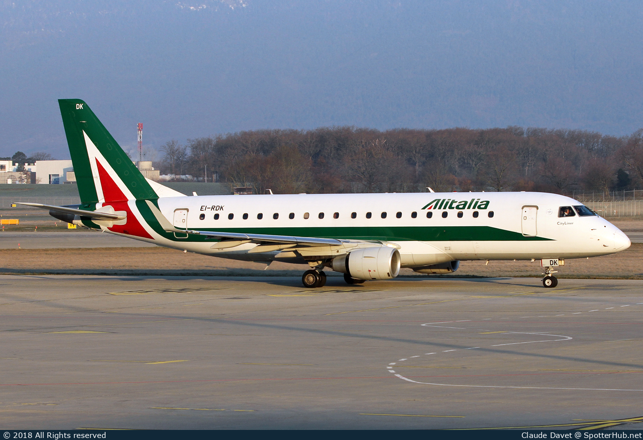 Photo of EI-RDK - Embraer ERJ-175STD operated by Alitalia CityLiner