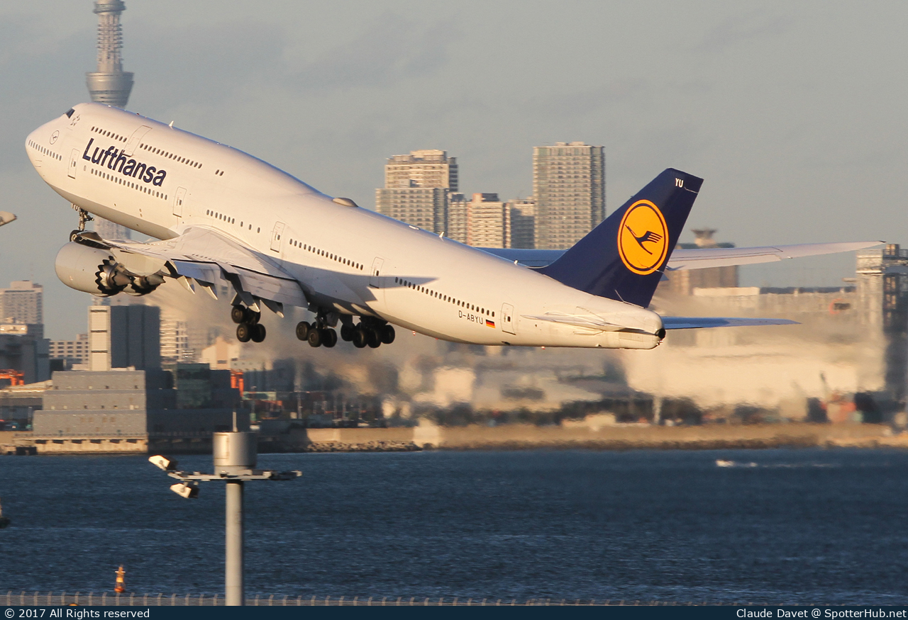 Photo of D-ABYU - Boeing 747-830 operated by Lufthansa