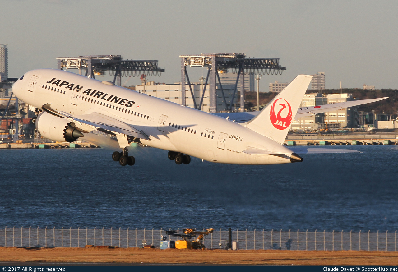 Photo of JA821J - Boeing 787-8 Dreamliner operated by Japan Airlines
