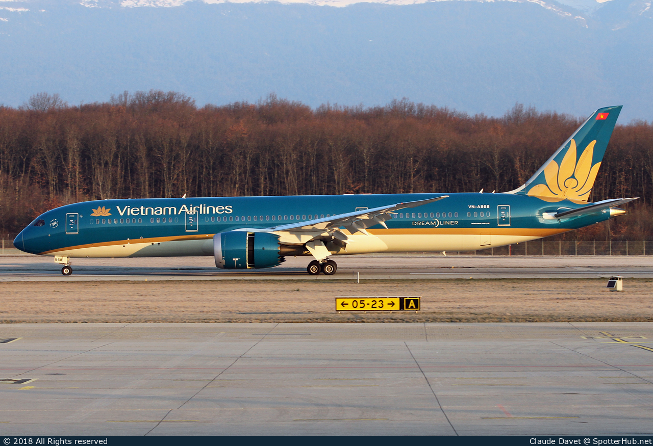 Photo of VN-A868 - Boeing 787-9 Dreamliner operated by Vietnam Airlines