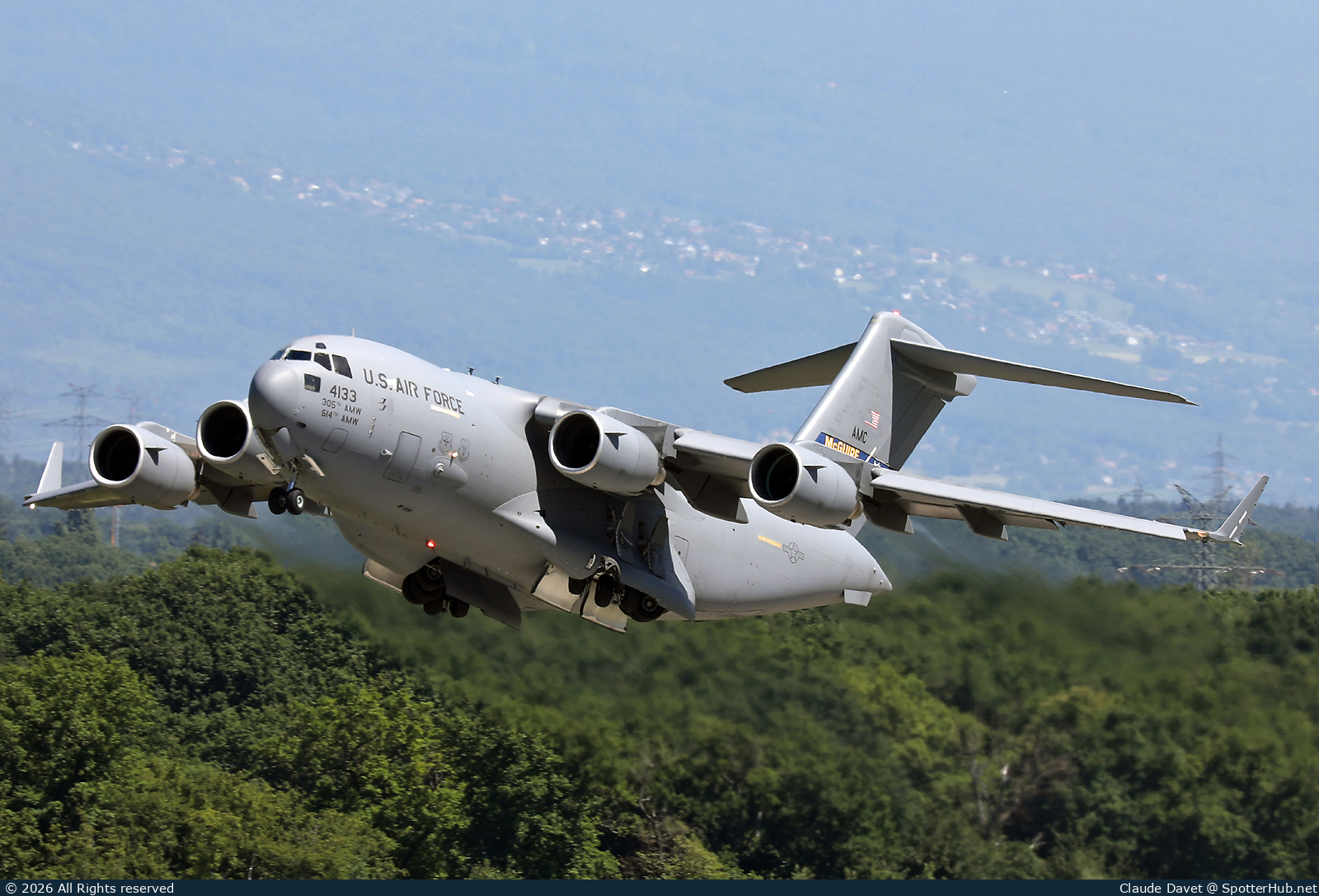 Photo of 04-4133 - Boeing C-17A Globemaster III operated by US Air Force